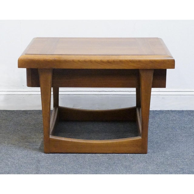 Altavista Lane Walnut MCM Mid Century Modern 22" Accent End Table For Sale - Image 10 of 12