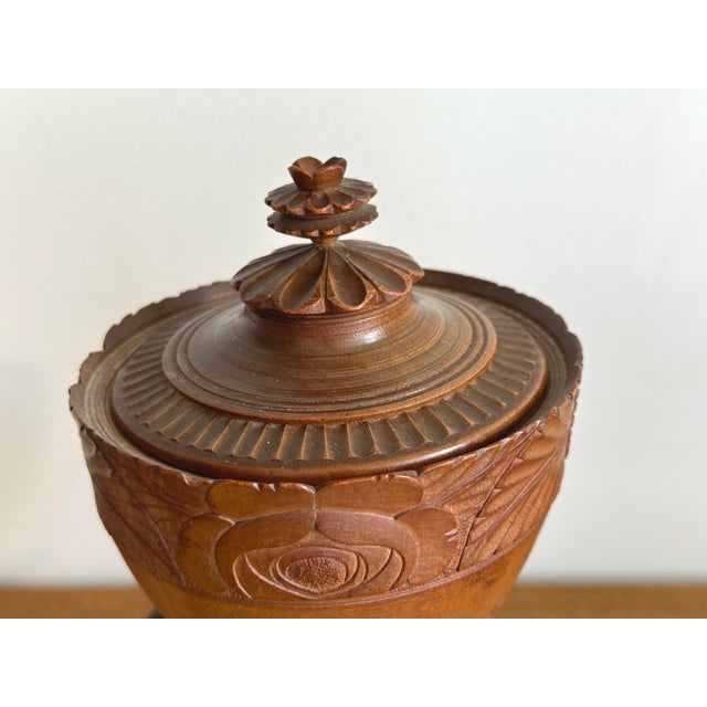 Neoclassical Empire Pedestal and Vase in Carved Fruitwood with Bird Decoration, France, Early 19th Century For Sale - Image 5 of 8