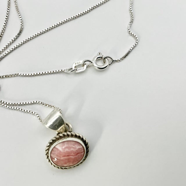1970s Vintage Southwestern Boho Chic Judith Jack Sterling & Pink Rhodochrosite Pendant Necklace - 16” For Sale - Image 11 of 12