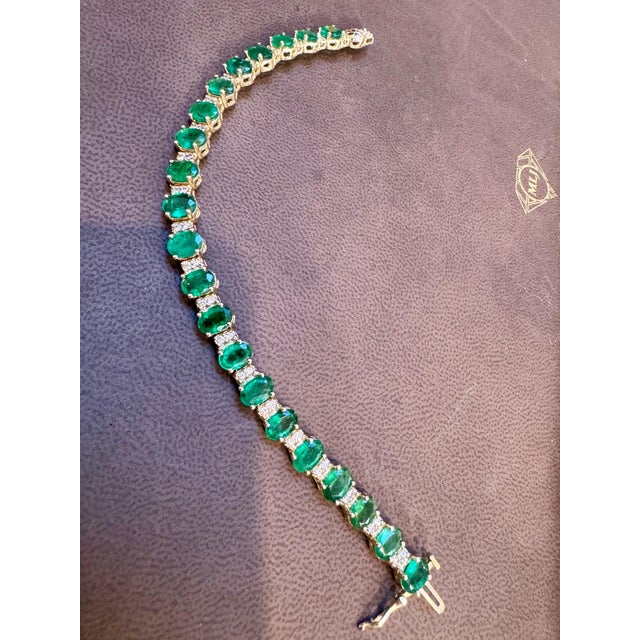 12 Carat Natural Emerald & 1 Carat Diamond Tennis Bracelet 14 Kt Yellow Gold For Sale - Image 13 of 18