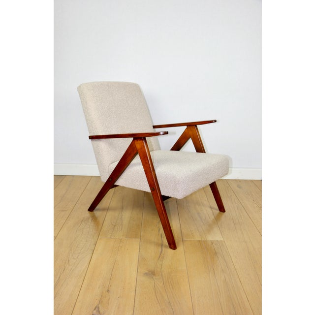 Vintage B-310 VAR Lounge Chair in Beige Structural Bouclé, 1970s For Sale - Image 11 of 12