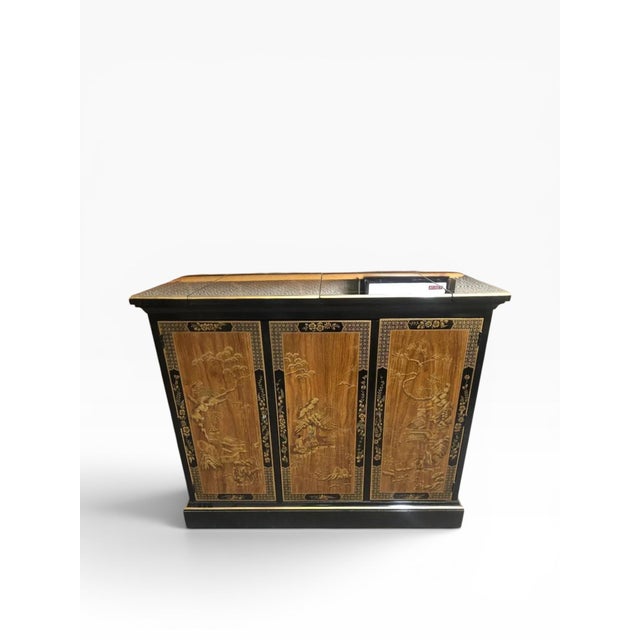 This highly sought-after Drexel server is prized for its versatility and ease of placement throughout the home. The top...