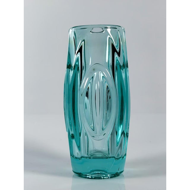 Mid-Century Glass Vase attributed to Rudolf Schrötter for Sklo Union, 1950s For Sale - Image 4 of 6