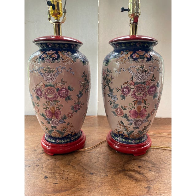 Vintage Set of 2 Chinoiserie Table Lamps - Ginger Jar Lamps - Floral Porcelain Ceramic For Sale - Image 4 of 11