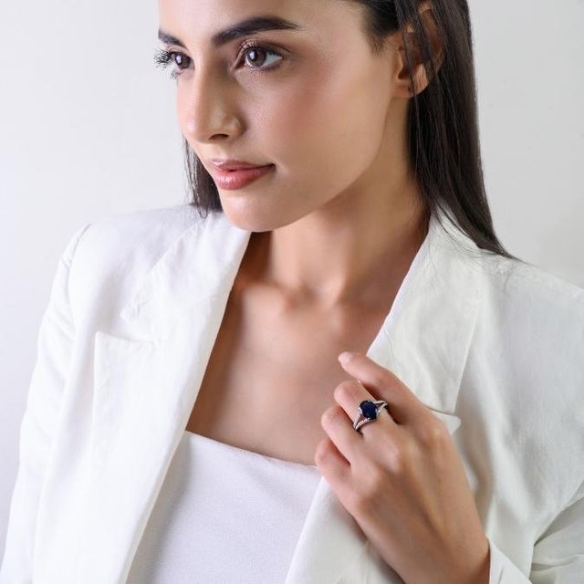 Early 21st Century 4.57Ct Blue Sapphire & Diamond Split Shank Ring Size 6 in 14k Gold For Sale In New York - Image 6 of 15