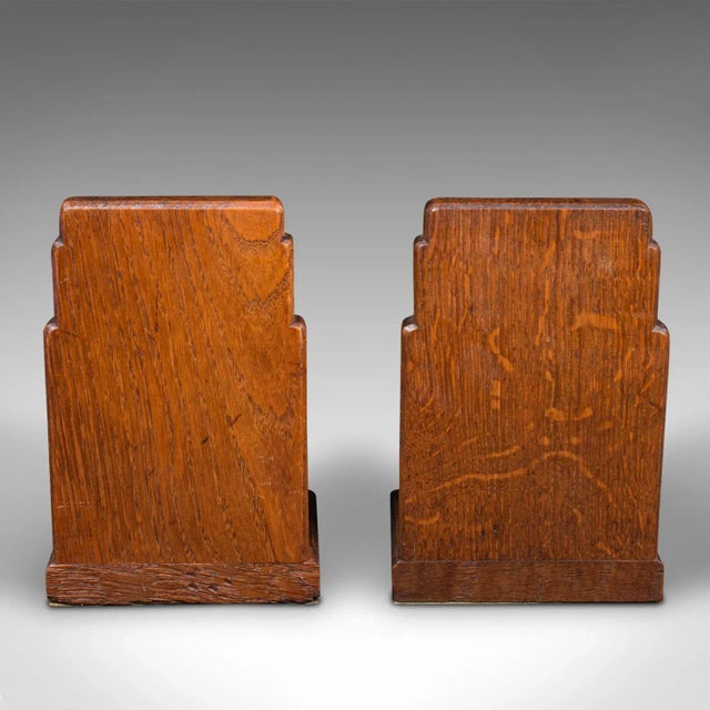1930s 1930s Pair of Vintage English Oak Decorative Bookends For Sale - Image 5 of 9