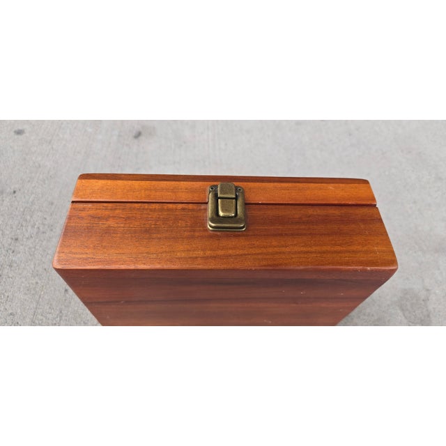 This handsome Franklin Templetion wooden keepsake box showcases rich hardwood construction with a beautifully grained,...