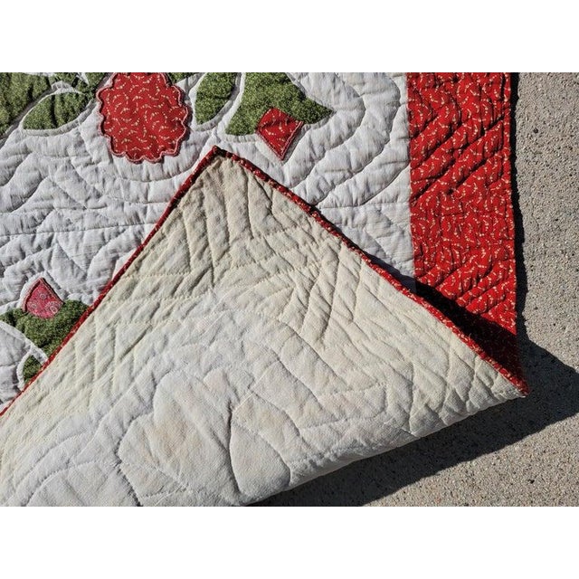 Textile 19Thc Applique of Wreath of Roses Quilt From Pennsylvania For Sale - Image 7 of 7