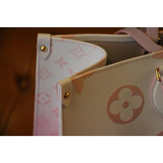 Sunrise Pastel Onthego Gm Bag, 2010 from Louis Vuitton For Sale - Image 14 of 15
