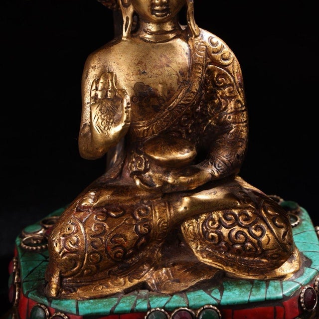 Yellow Tibetan Gilt Bronze Seated Buddha With Turquoise Inlay & Bodhi Tree - 7.8 LBS For Sale - Image 8 of 9