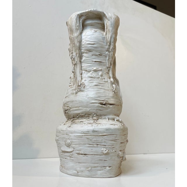 White Antique Bohemian Enchanted Fairy Tail Tree Trunk Vase in Porcelain, 1890s For Sale - Image 8 of 15