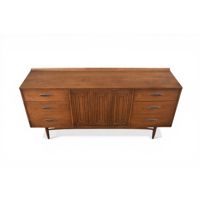 Mid 20th Century Broyhill Sculptra Nine Drawer Low Dresser in Walnut | Mid Century Modern 1960s, Attributed For Sale - Image 5 of 9