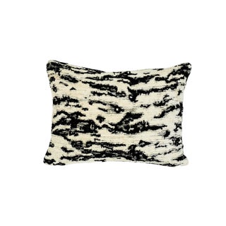 Schumacher Serengeti 16" Lumbar Pillow in Tigre Blanc For Sale