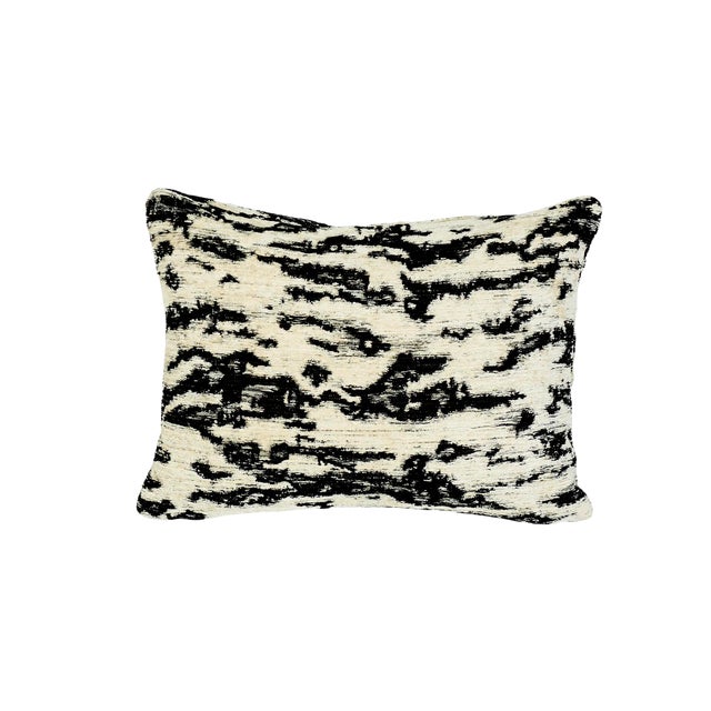 Schumacher Serengeti 16" Lumbar Pillow in Tigre Blanc For Sale
