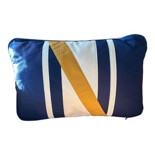 Hermès Casaque Graphic Cushions With Silk Twill Details – Set of 2 (55 × 35 Cm) For Sale