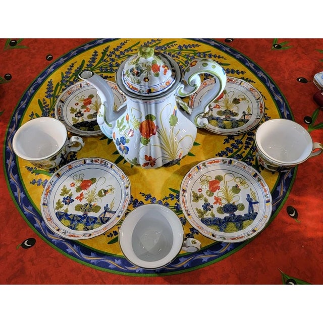 The Faenza Garofano (Blue Carnation) pattern is a highly collectible, traditional Italian majolica. The cups & saucers...