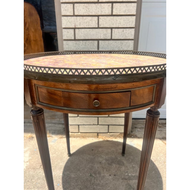 French 19th Century Louis XVI Mahogany Oval Bouillotte Marble Top Side Table For Sale - Image 4 of 4