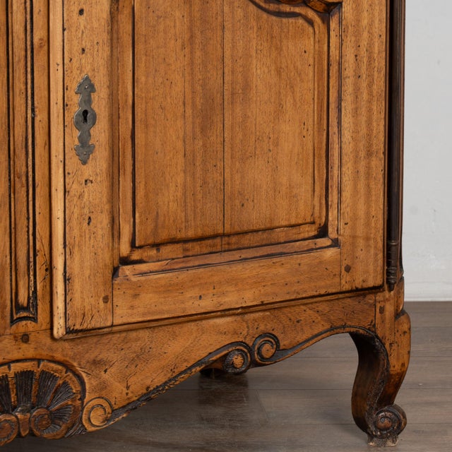 20th Century French Oak Sideboard Buffet For Sale - Image 13 of 15