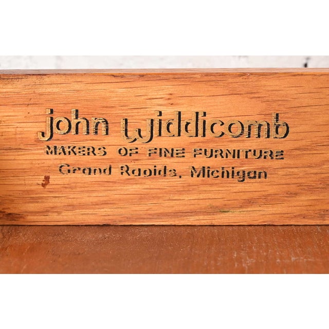 Brown 1960s John Widdicomb Mid-Century Modern Hollywood Regency Sculpted Walnut Nightstands, Pair For Sale - Image 8 of 12