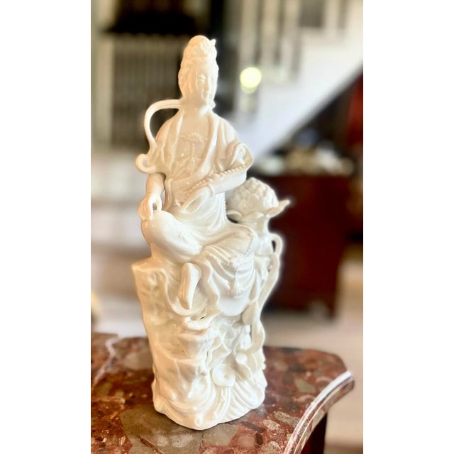 Mid 20th Century Chinoiserie Guan Yin Figurine With Lotus Flower For Sale - Image 5 of 10