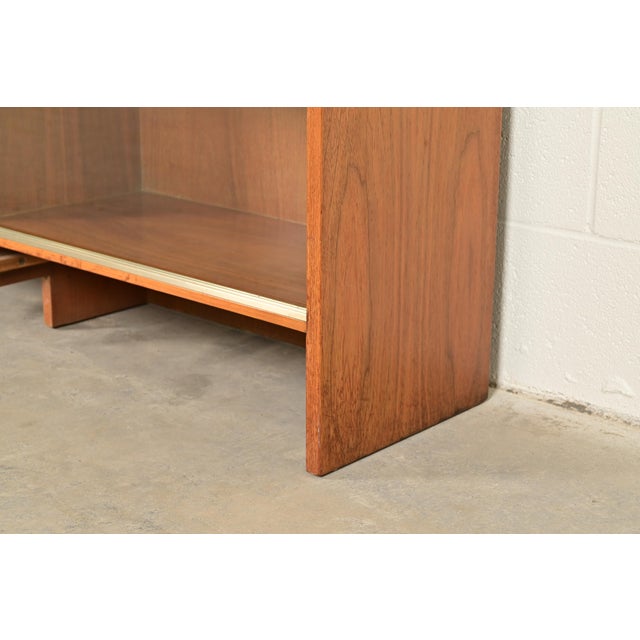 Brown Paul McCobb for Calvin Linear Group Sliding Door Bookcase Cabinet, 1950s For Sale - Image 8 of 15
