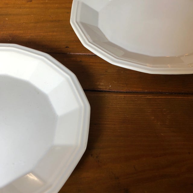 Beautiful pair of white serving dinner trays. Perfect for the holiday table.