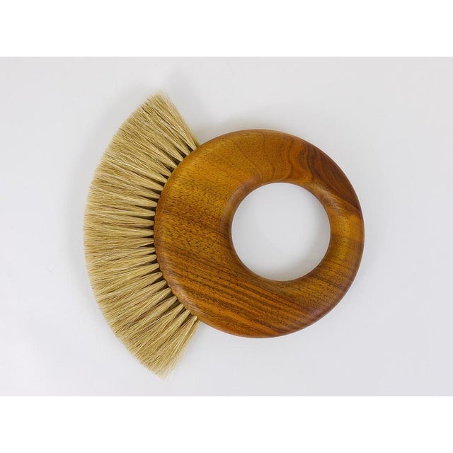 Carl Auböck Large Mid-Century Walnut Clothes Ring attributed to Carl Auböck, Austria, 1950s For Sale - Image 4 of 17