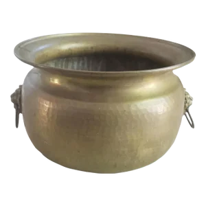 Late 19th Century Mook Brass Planter Jardiniere With Lion Heads Handles