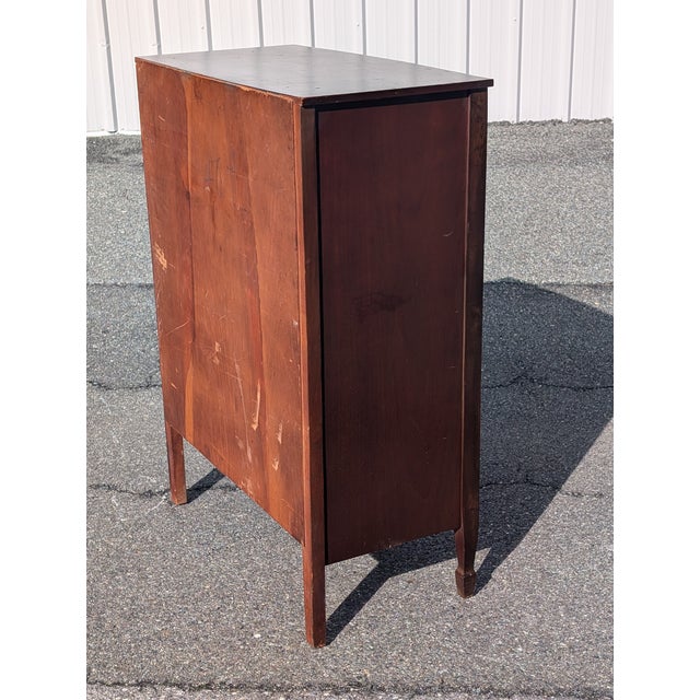 Vintage Mid 20th Century Federal Hepplewhite Style Mahogany Four Drawer Chest of Drawers For Sale - Image 4 of 10