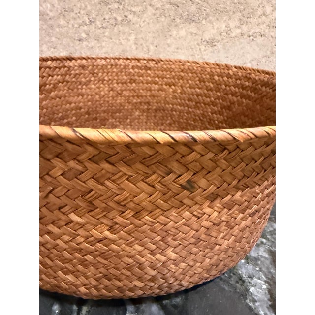 Modern Woven Storage Wicker Basket Round Shape Vintage Modern For Sale - Image 3 of 8