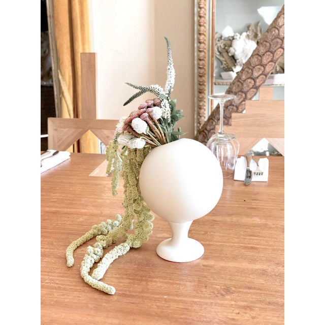 Souvenir_white Matte Vase by Rodrigo Vairinhos For Sale - Image 12 of 18