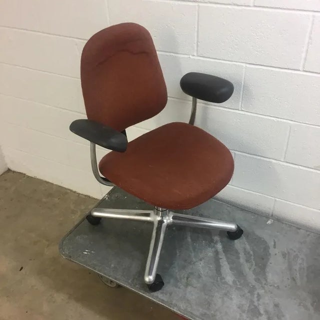 Herman Miller Mid-Century Modern Aluminum Task Chair Model “Ergon” From Herman Miller For Sale - Image 4 of 8