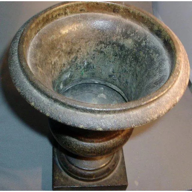 1820 French Empire Tole Peinte Urn Vase For Sale In New York - Image 6 of 7