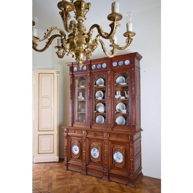 19th Century Neo-Renaissance Monumental Manor-House Display Cabinet with Integrated Porcelain Plates, in Good conditions....