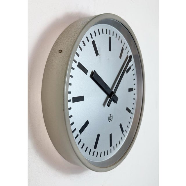 1960s Vintage Industrial Station Wall Clock from TCW, 1960 For Sale - Image 5 of 18