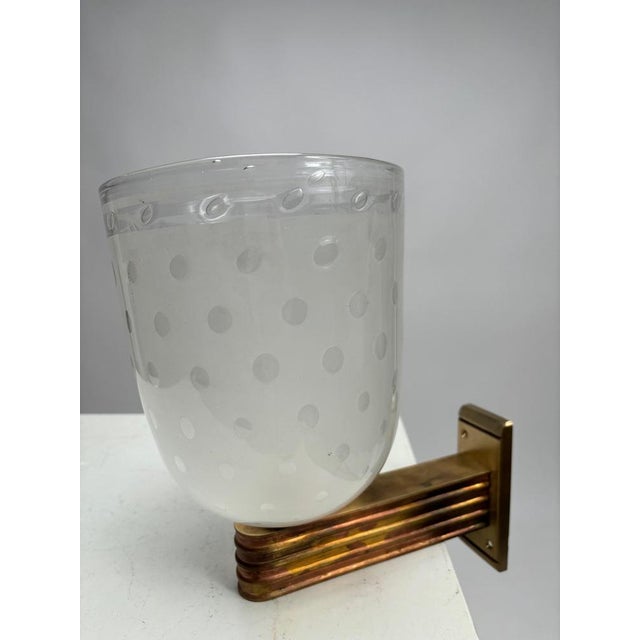 1940s Art Deco Wall Lights in Blown Glass and Brass, Italy, 1940s, Set of 4 For Sale - Image 5 of 10