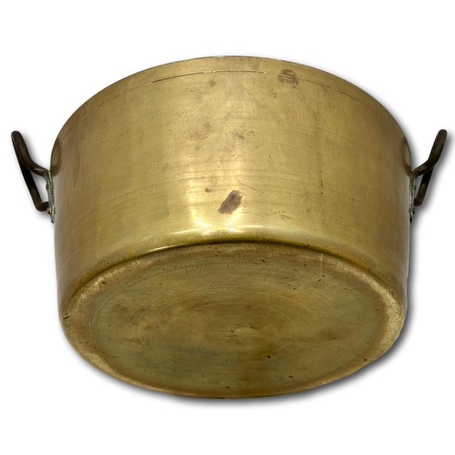Very Large Mid 1800s Antique Heavy Brass & Hand Wrought Iron Hearth or Stove Top Cooking Pot 18 Inches Long! For Sale - Image 17 of 18