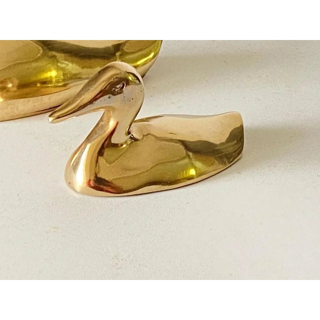 This is a set of 3 sculptures representind ducks from the 1970s. It has been made in France.