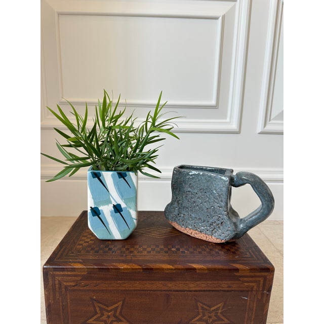 Vintage 1983 Signed Ceramic Postmodern Pop Art Vase For Sale - Image 15 of 17