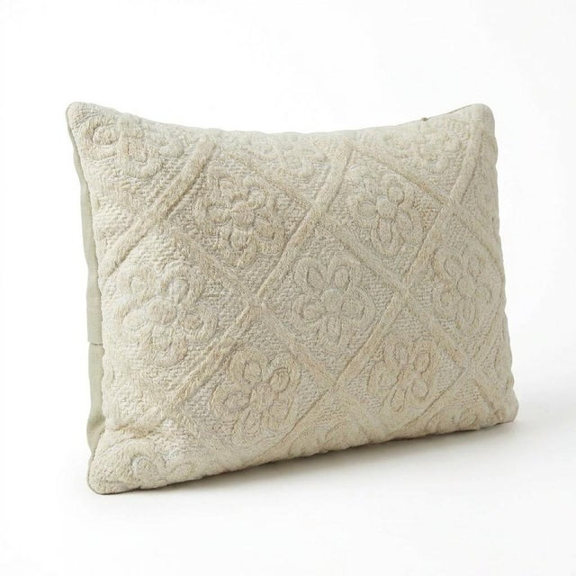 This beautiful 17'' x 24'' hand-woven Kilim pillow cover was made from an authentic Turkish kilim. The traditional flat-...