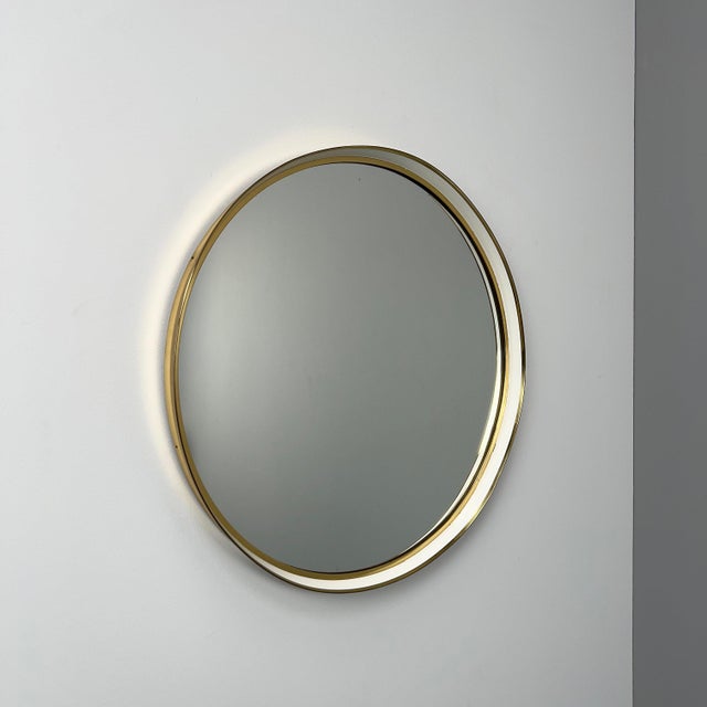 1950s Large Round Wall Mirror with Brass Frame, 1950s For Sale - Image 5 of 5