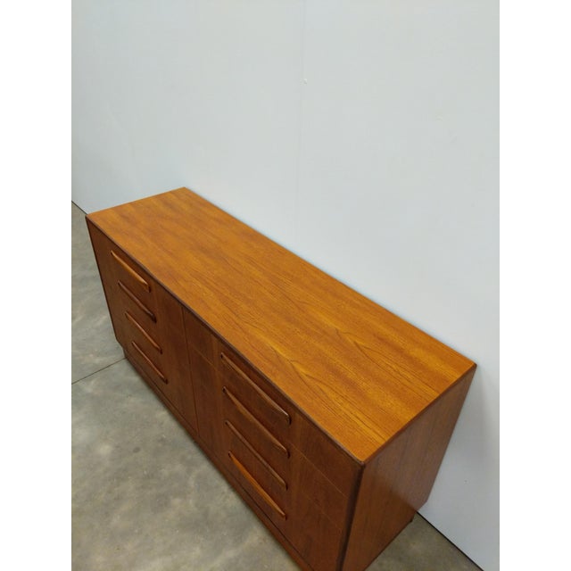 Vintage Mid Century Modern Teak Dresser by G Plan For Sale In New York - Image 6 of 7