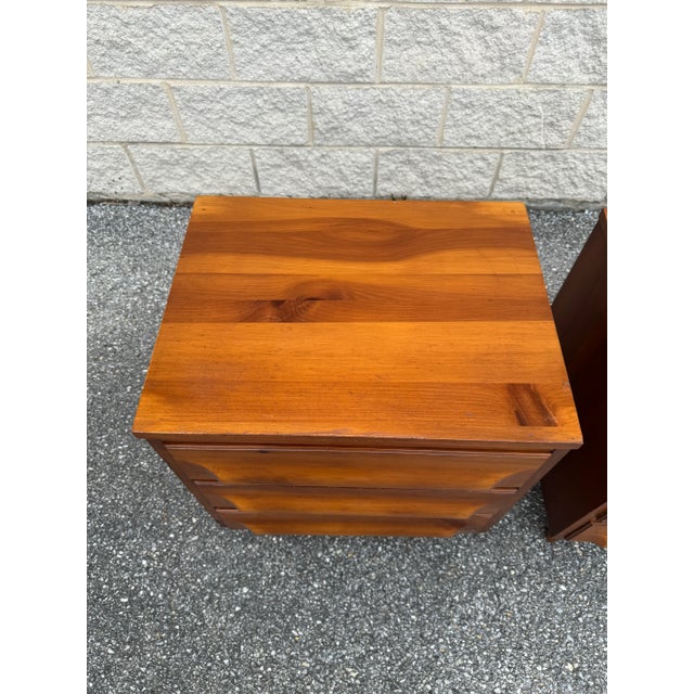 1950’s Mid Century Franklin Shockey Sculptural Pine 3 Drawer Nightstands - a Pair For Sale In Philadelphia - Image 6 of 10