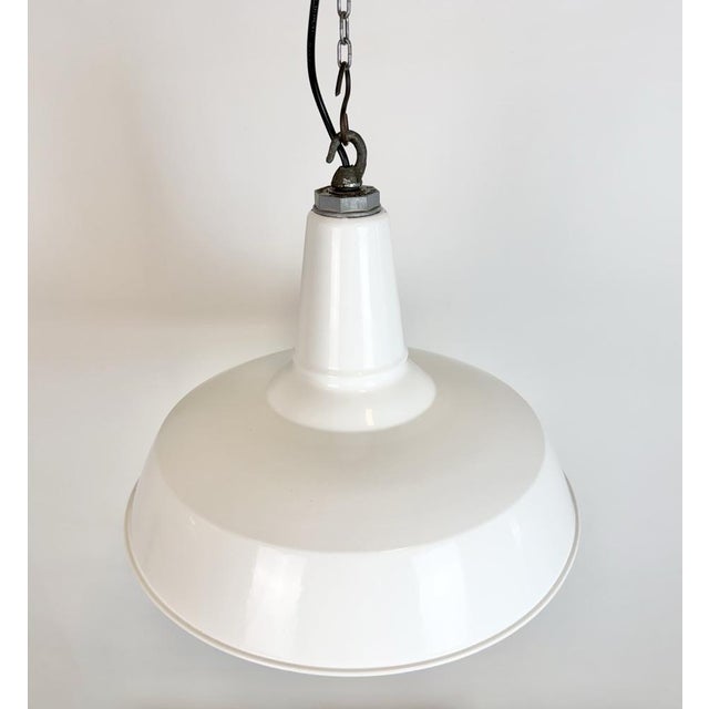 Metal Industrial White Enamel Factory Pendant Lamp from Benjamin, USA, 1960s For Sale - Image 7 of 18