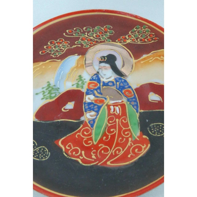 Satsuma Style Geisha Hand Painted Japanese Small Trinket Plates - A Pair For Sale In Miami - Image 6 of 11