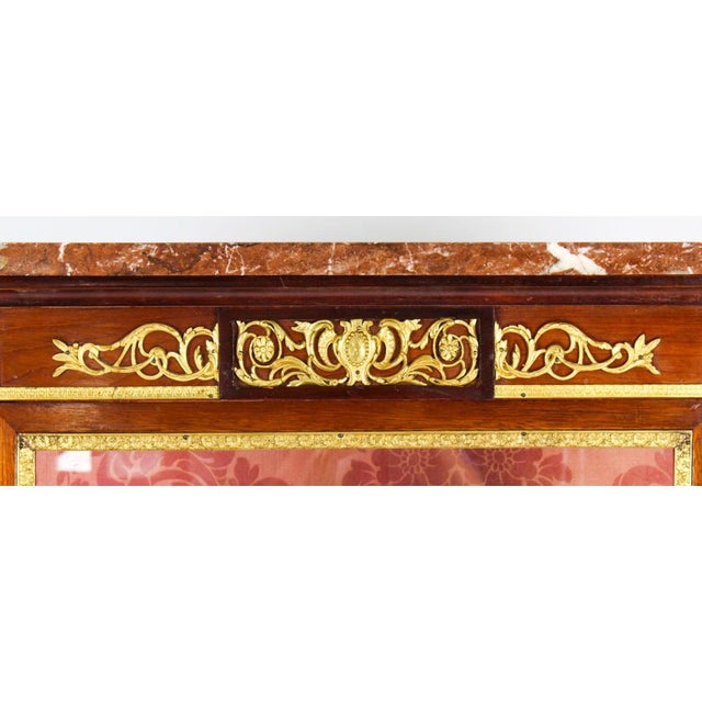 French Display Cabinet from Vernis Martin, 19th Century For Sale - Image 4 of 18