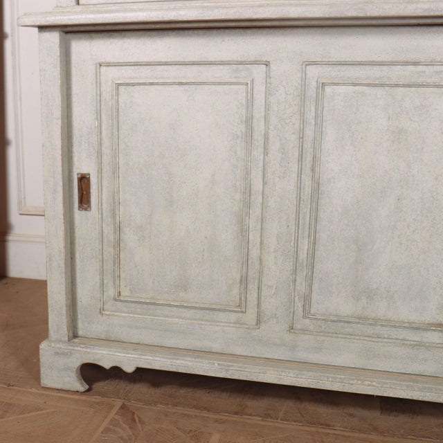 English Painted Kitchen Cupboard in Pine For Sale - Image 4 of 10