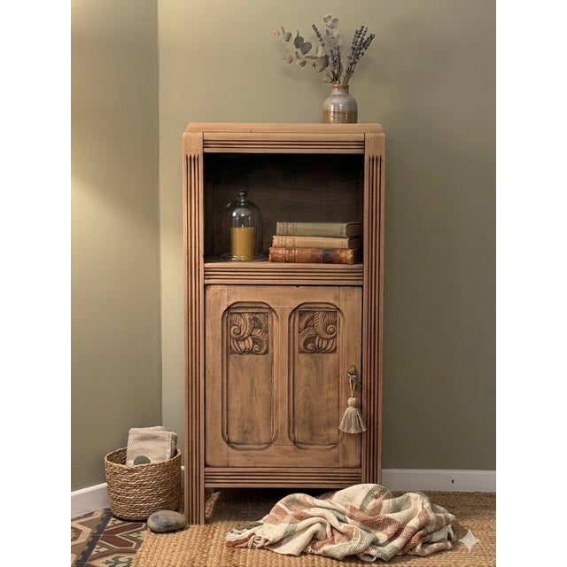 Absolutely! For platforms like Chairish and Pamono, the tone needs to be sophisticated, emphasizing the craftsmanship and...