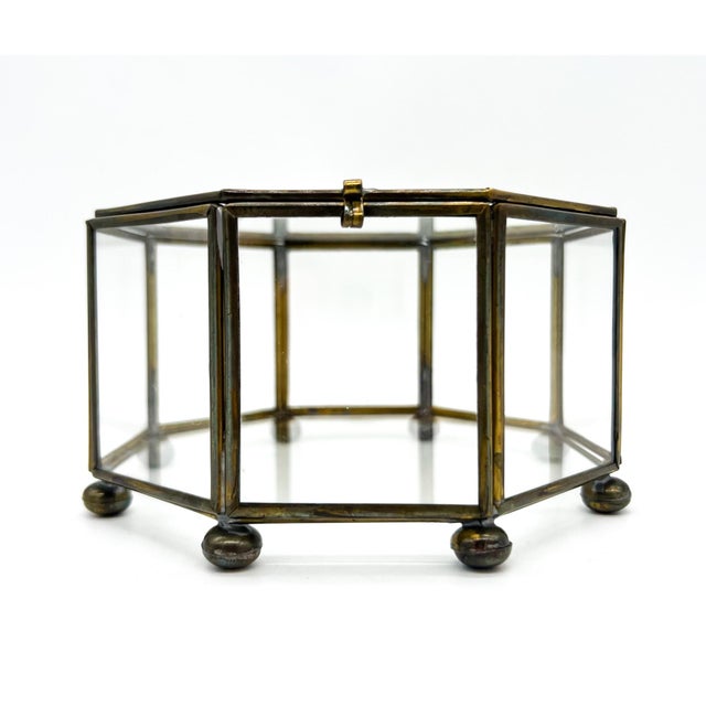 Vintage Brass & Glass Octagonal Display Box / Jewelry Casket - Hollywood Regency, Mid-Century Modern, Modernist For Sale - Image 11 of 11
