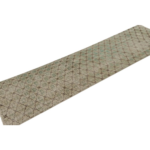 1950s Vintage Turkish Runner Rug, Green and Beige With Geometric Patterns – Rug & Kilim For Sale - Image 5 of 7